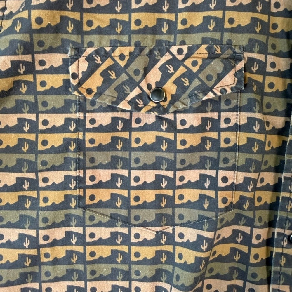 Howler Brothers Mens Large Gaucho Snap Shirt Desert Cactus Print Short Sleeve - Picture 8 of 14